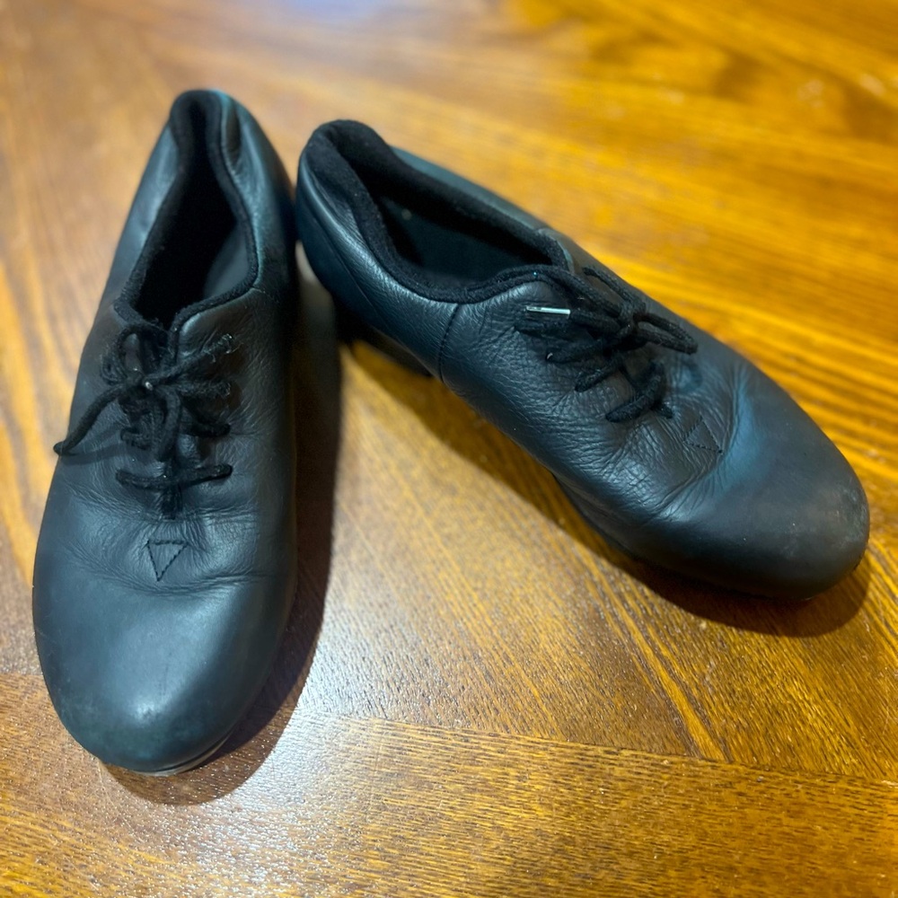 Bloch shockwave tap shoes.